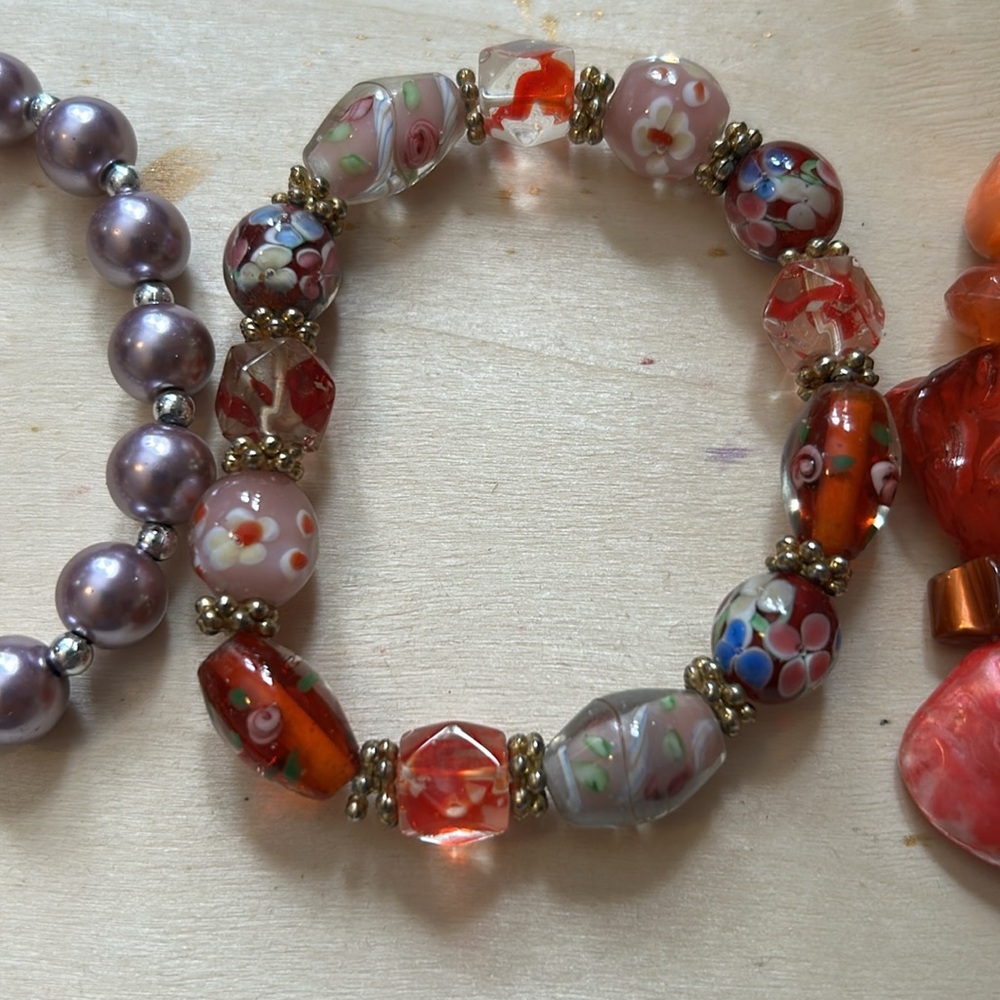 Stretch bracelets. - Picture 3 of 4
